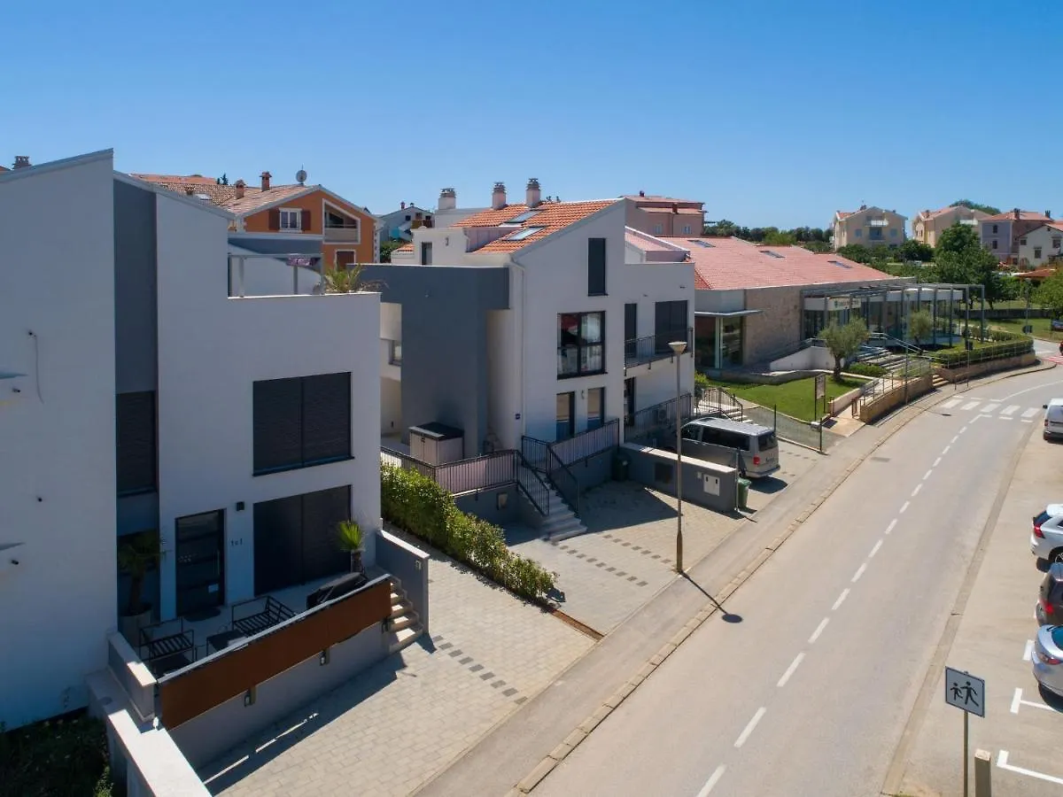Apartments Elle & Alina Funtana Kroatien