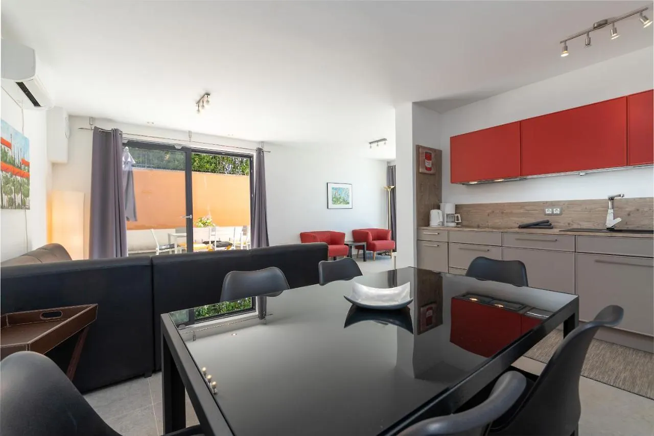 Apartments Elle & Alina Funtana