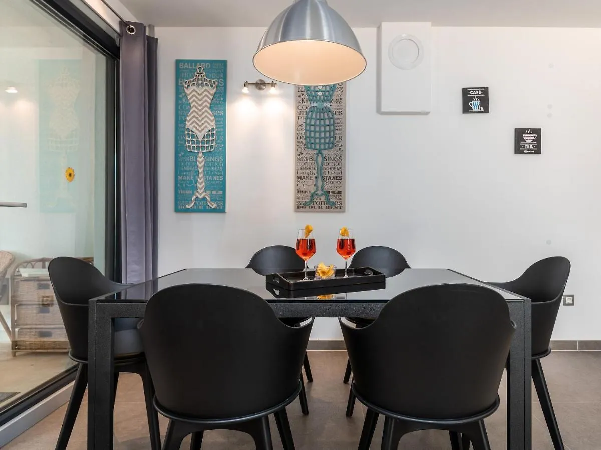 Apartments Elle & Alina Funtana