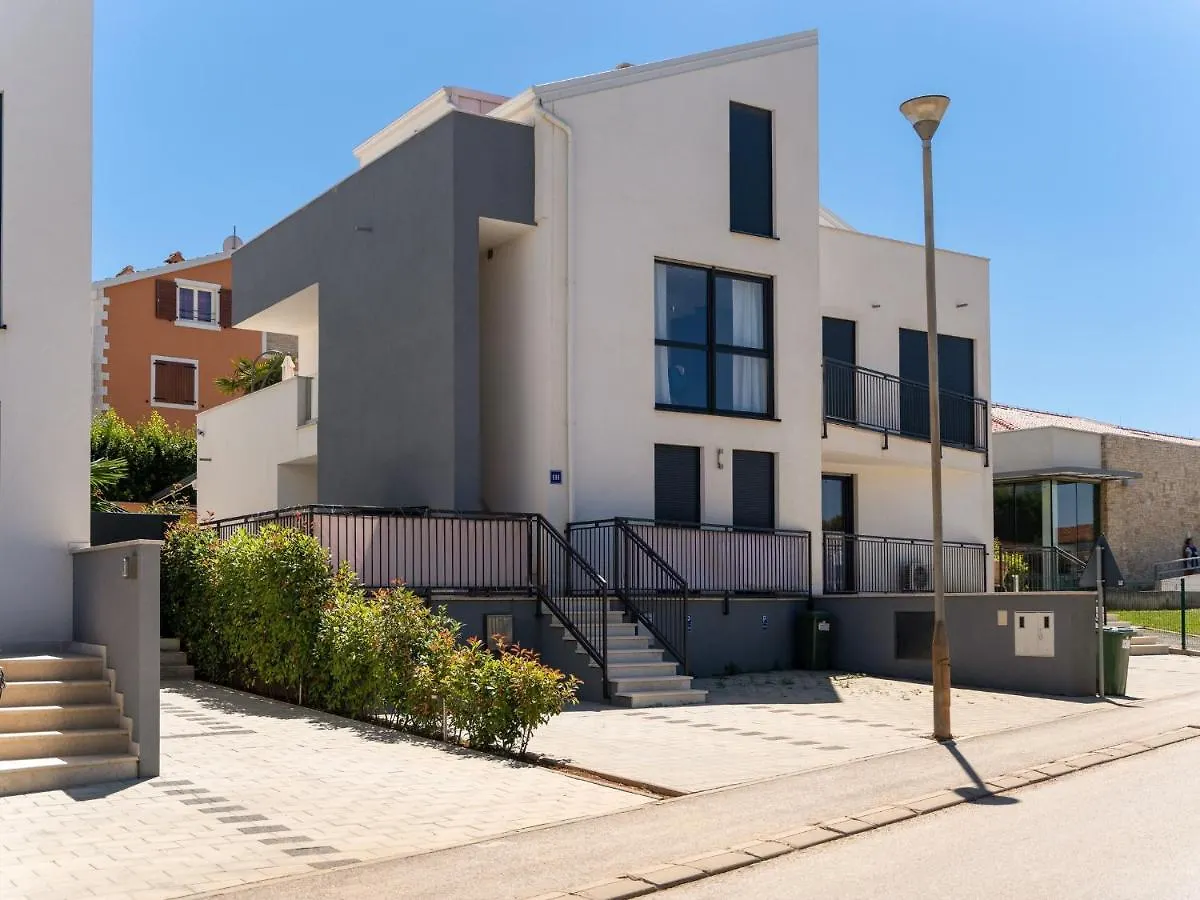 Apartments Elle & Alina Funtana Kroatien